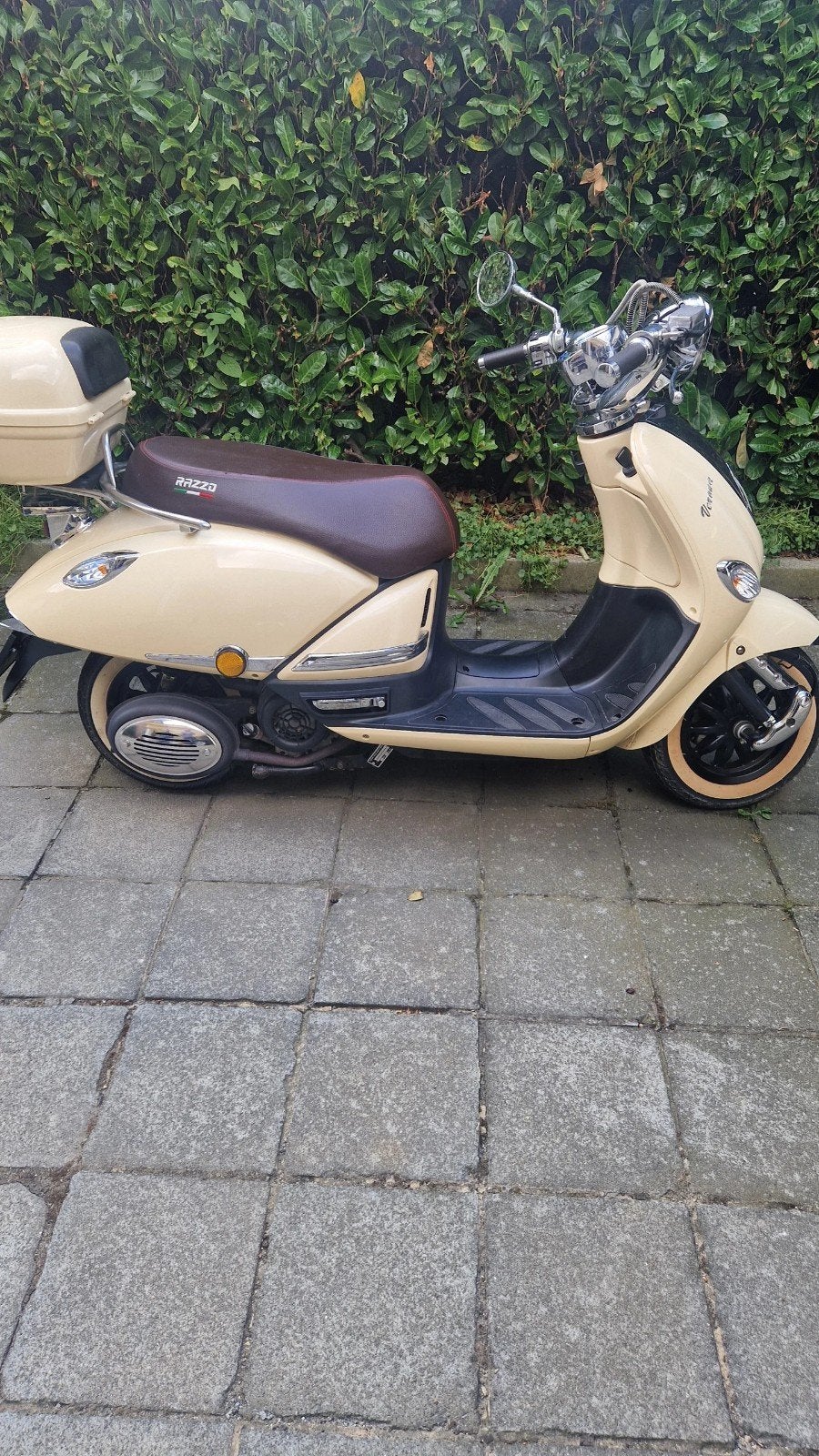 Style vespa 125, Enlèvement, Vespa