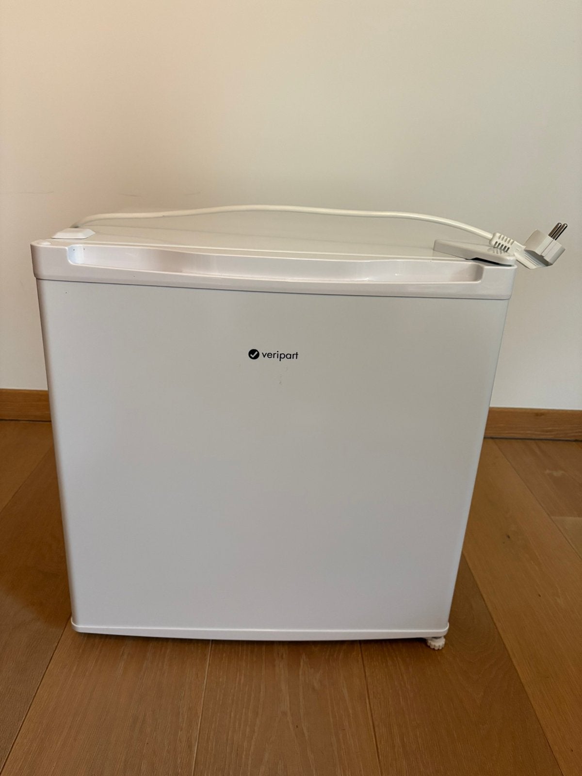 Mini koelkast, Elektronische apparatuur, Ophalen, Minder dan 85 cm, Minder dan 75 liter, 45 tot 60 cm
