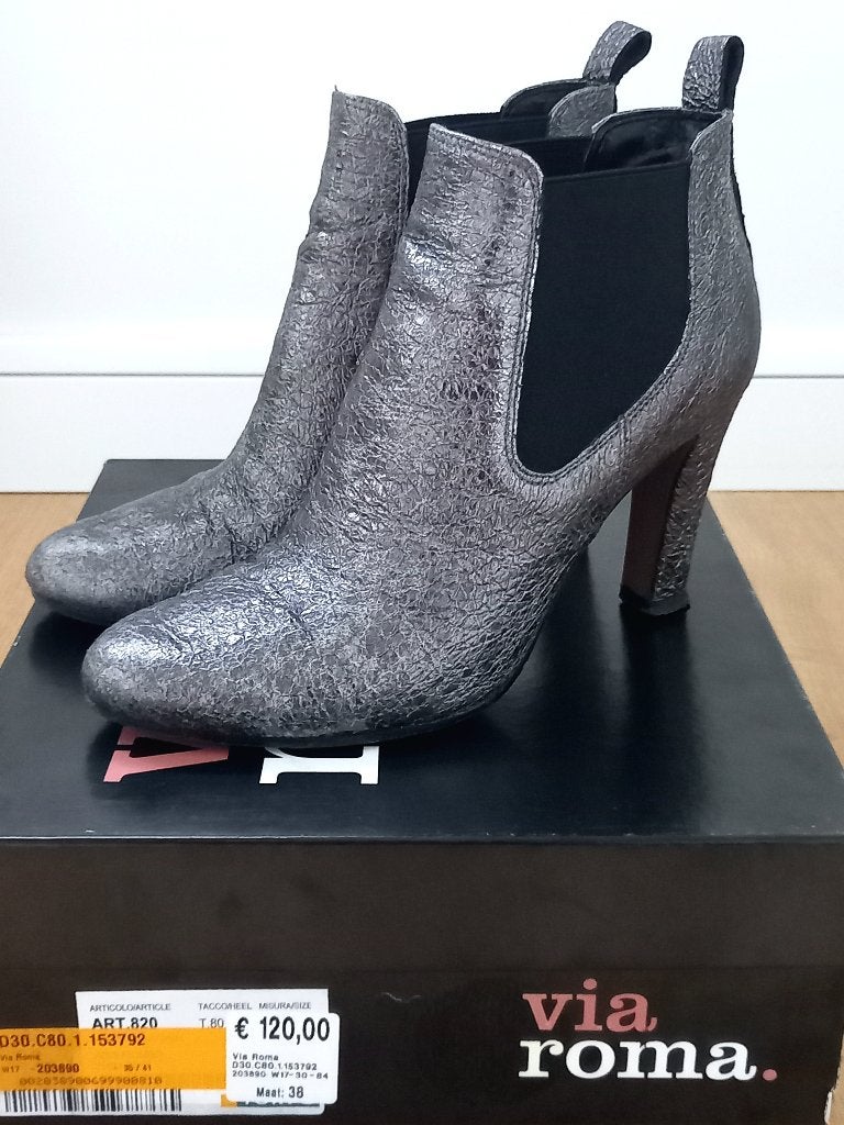 TRENDY ZILVEREN BOTJES – MAAT 38 (30€ ipv 120€), Kleding | Dames, Ophalen of Verzenden, Gedragen, Lage of Enkellaarzen