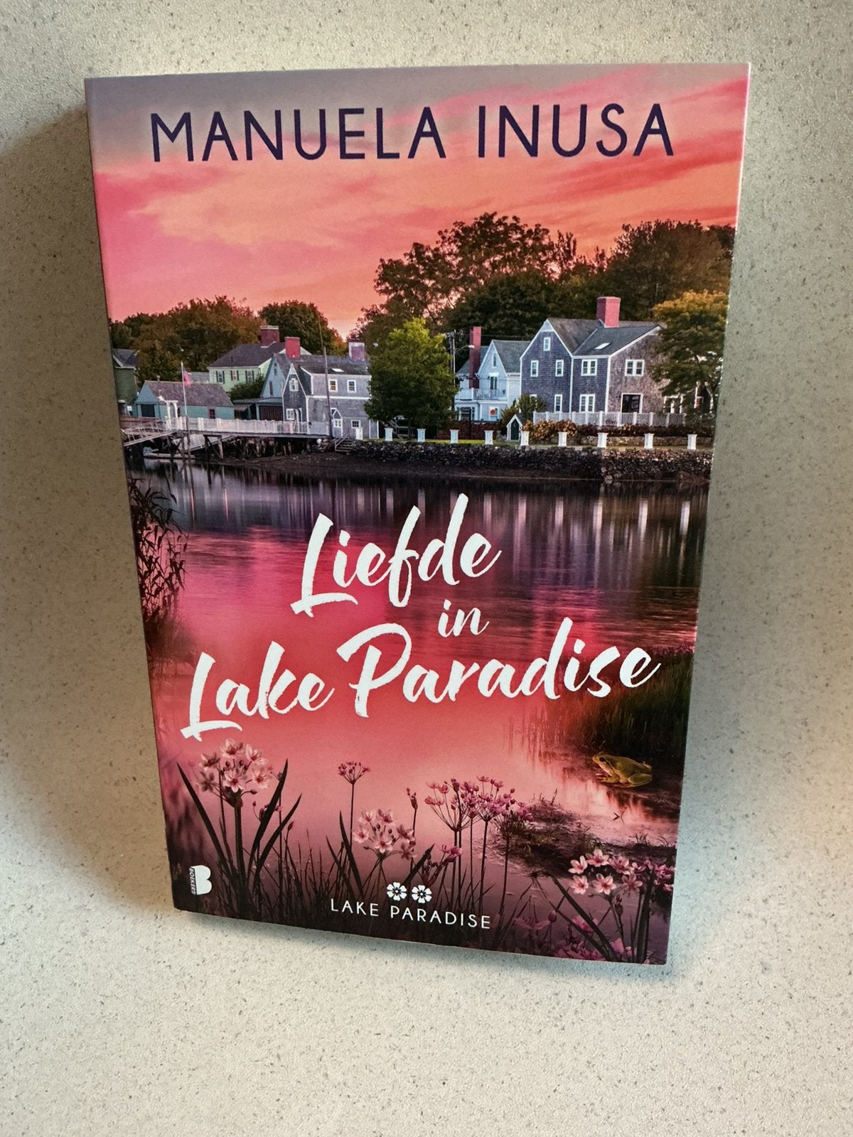 Manuela Inusa - Liefde in Lake Paradise, Boeken, Ophalen of Verzenden, Zo goed als nieuw, Manuela Inusa