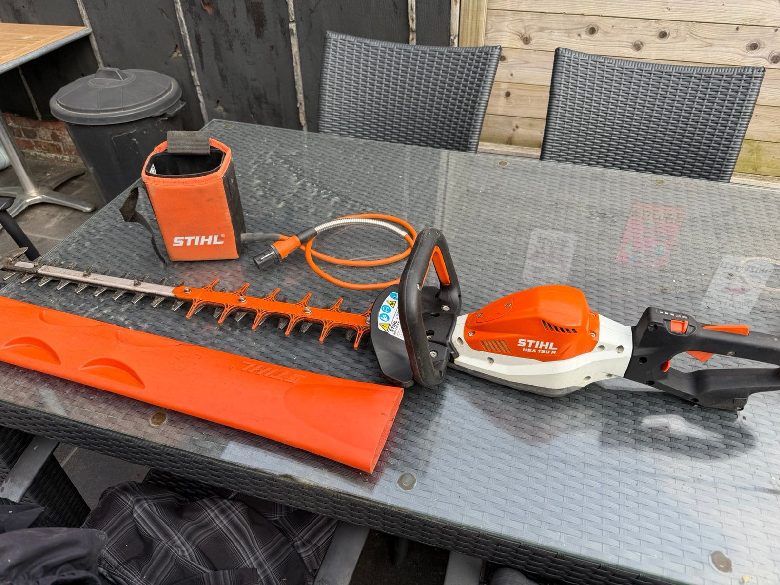 Hsa 130 r + accu gordeltas, Jardin & Terrasse, Taille-haies, Enlèvement, Utilisé, Batterie
