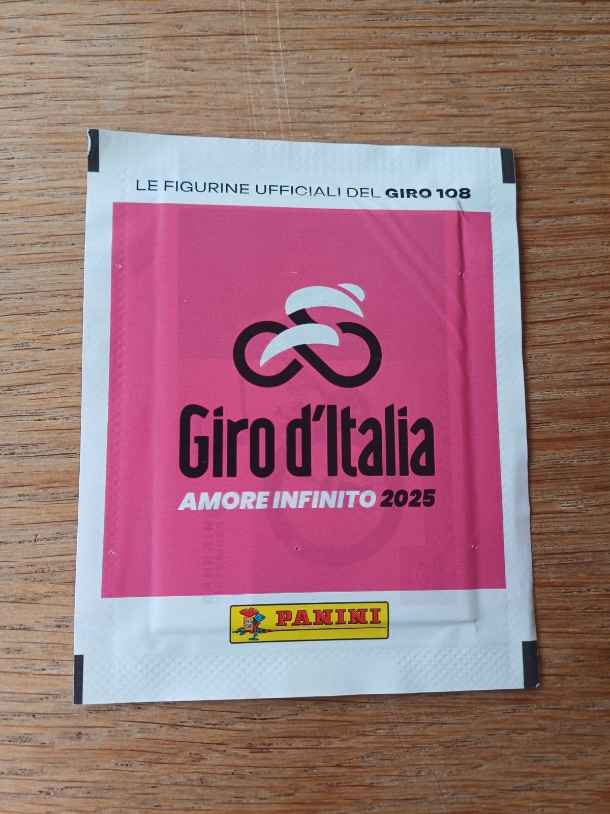 Panini Giro d'Italia 2025 zakje/pochette Omaggio version, Ophalen of Verzenden