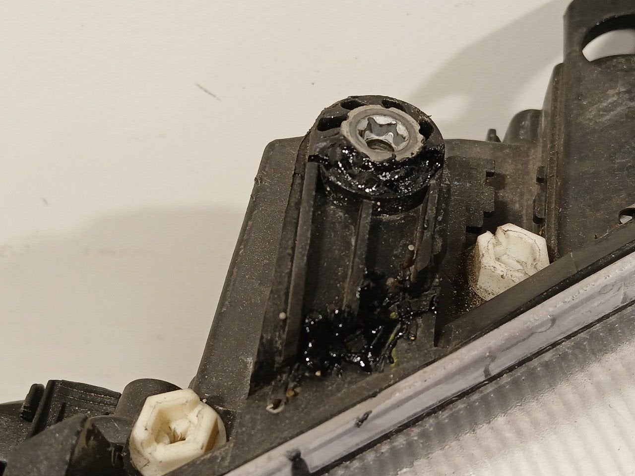 Koplamp links Mercedes-Benz S-Klasse, Onderdelen@venauto.nl, Van der Ven Autorecycling B.V., Ettenseweg 76, 4706 PB Roosendaal, The Netherlands