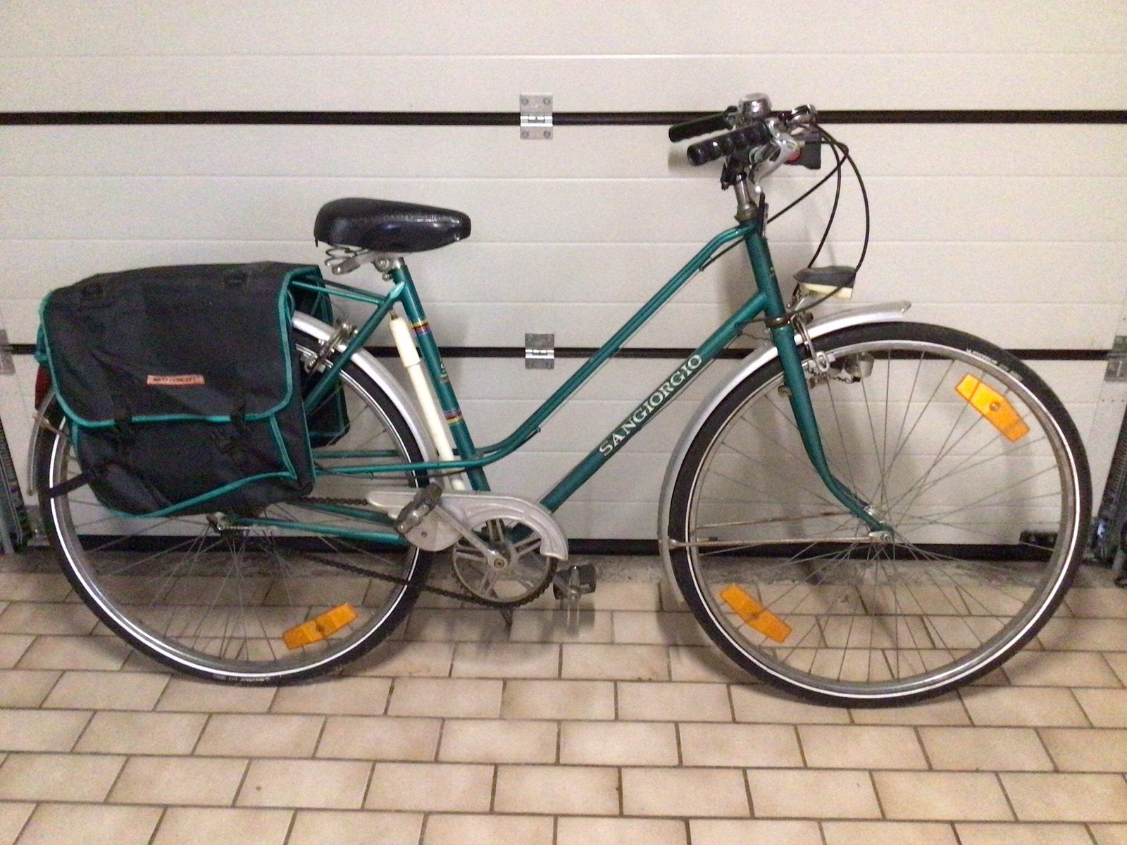 Vélo dame 28 pouces, Vélos & Vélomoteurs, Vélos | Femmes | Vélos de sport & de randonnée, Frein sur jante, Moins de 10 vitesses