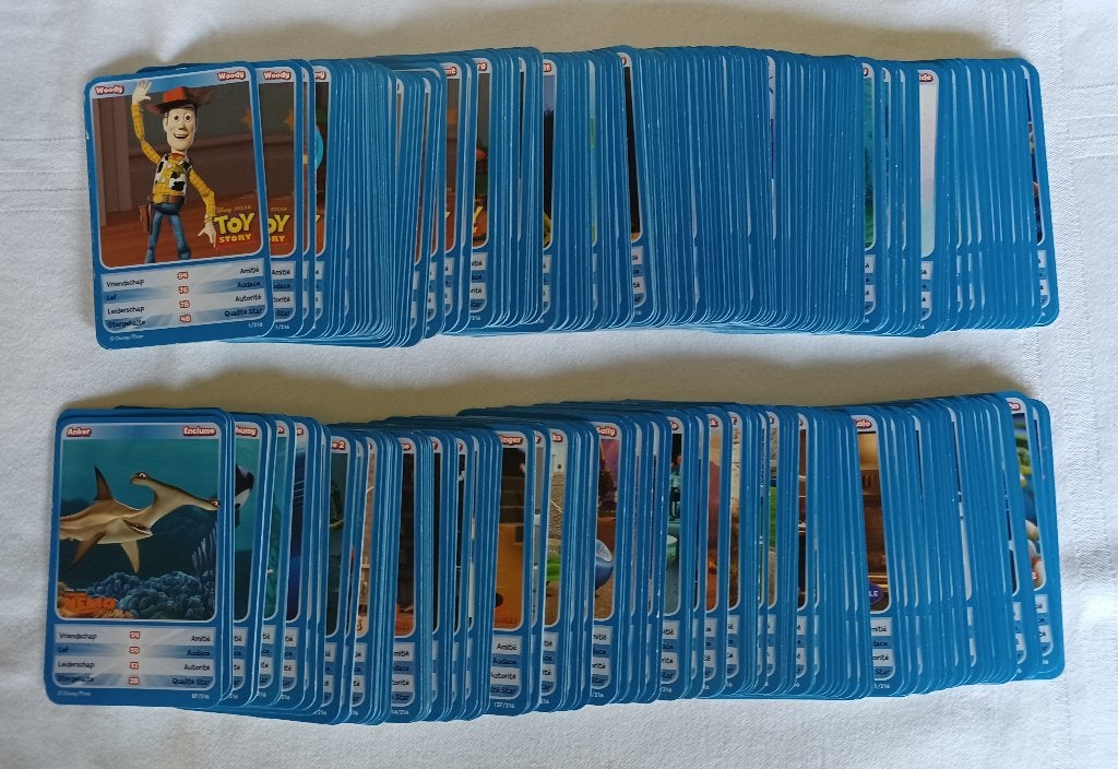 294 kaarten De Helden van Disney Pixar (2009), Hobby en Vrije tijd, Ophalen of Verzenden, Zo goed als nieuw, Meerdere plaatjes