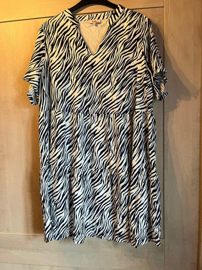 kleed eviva bel bo 50 gevoerd amper gedragen, Kleding | Dames, Grote Maten, Eviva, Ophalen of Verzenden, Zo goed als nieuw, Jurk