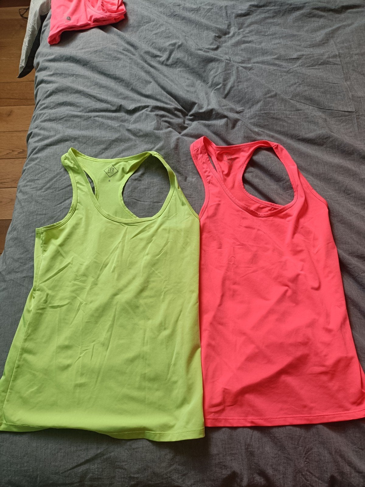 t-shirt de sport jaune et un rose, Vêtements | Femmes, Vêtements de sport, Taille 36 (S), Tex sport, Jaune, Enlèvement ou Envoi