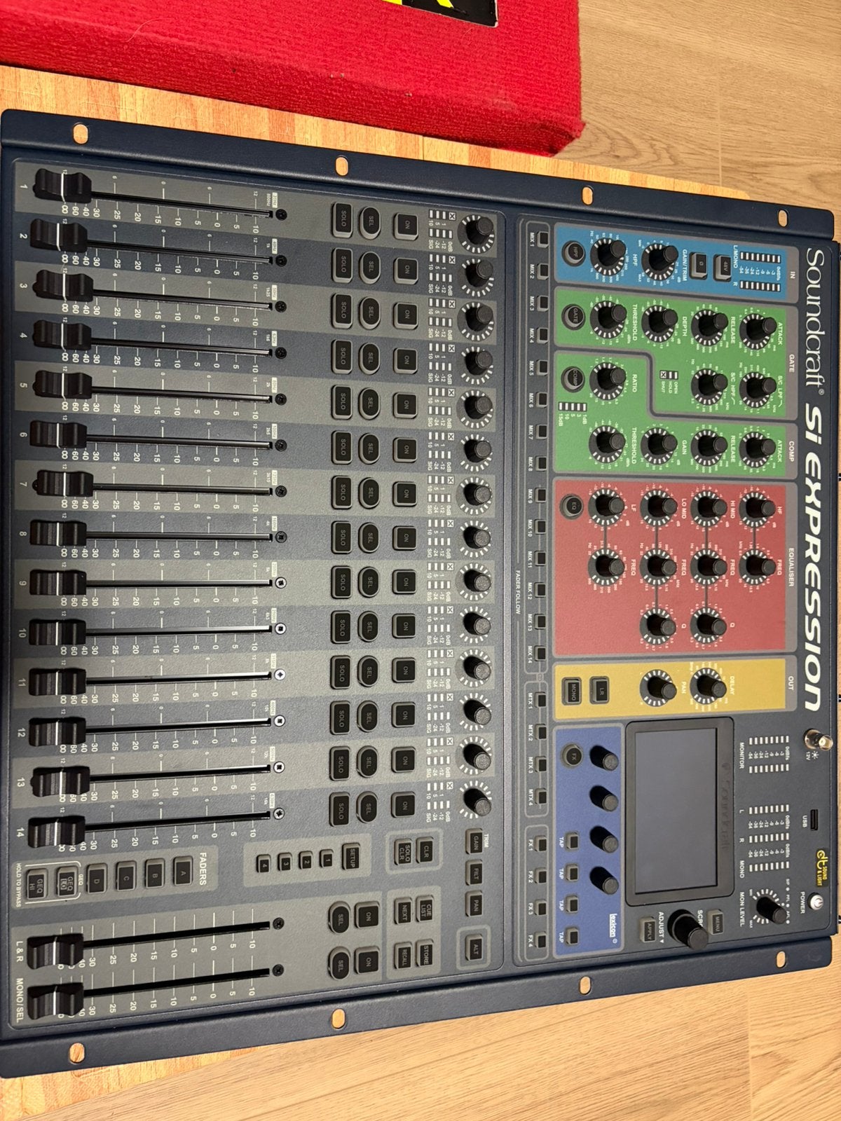 Soundcraft si expression 1, Muziek en Instrumenten, Ophalen, Zo goed als nieuw, 10 tot 20 kanalen, Microfooningang