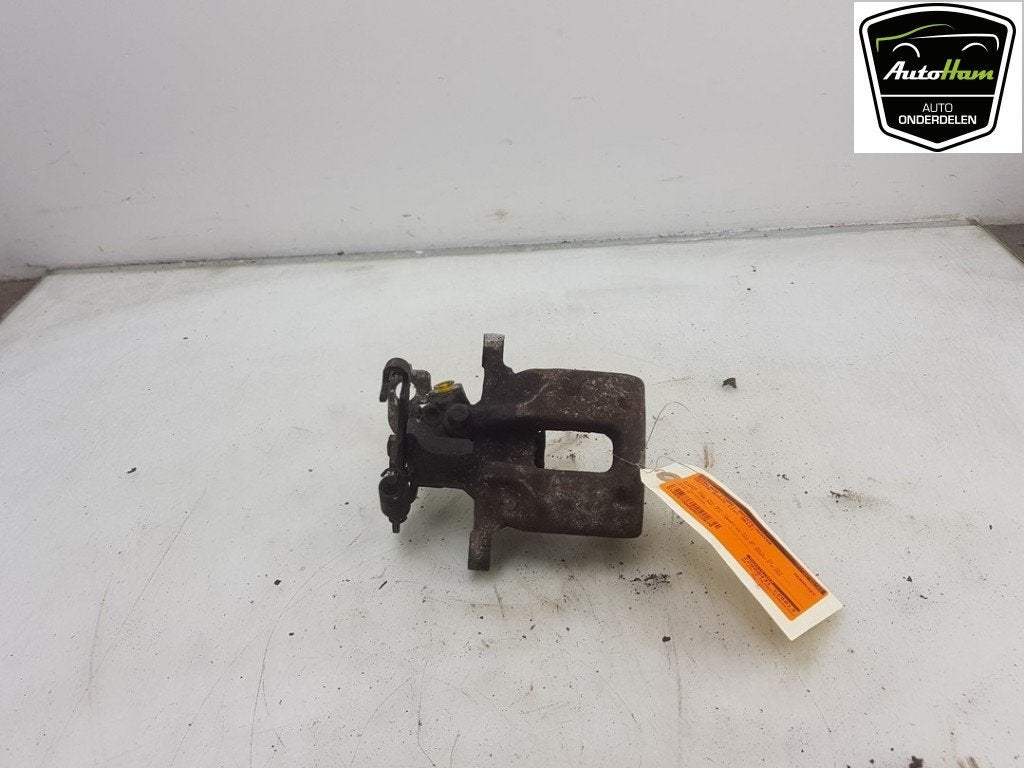 REMKLAUW RECHTS ACHTER Toyota Auris (E18) (01-2012/03-2019), Gebruikt, Toyota