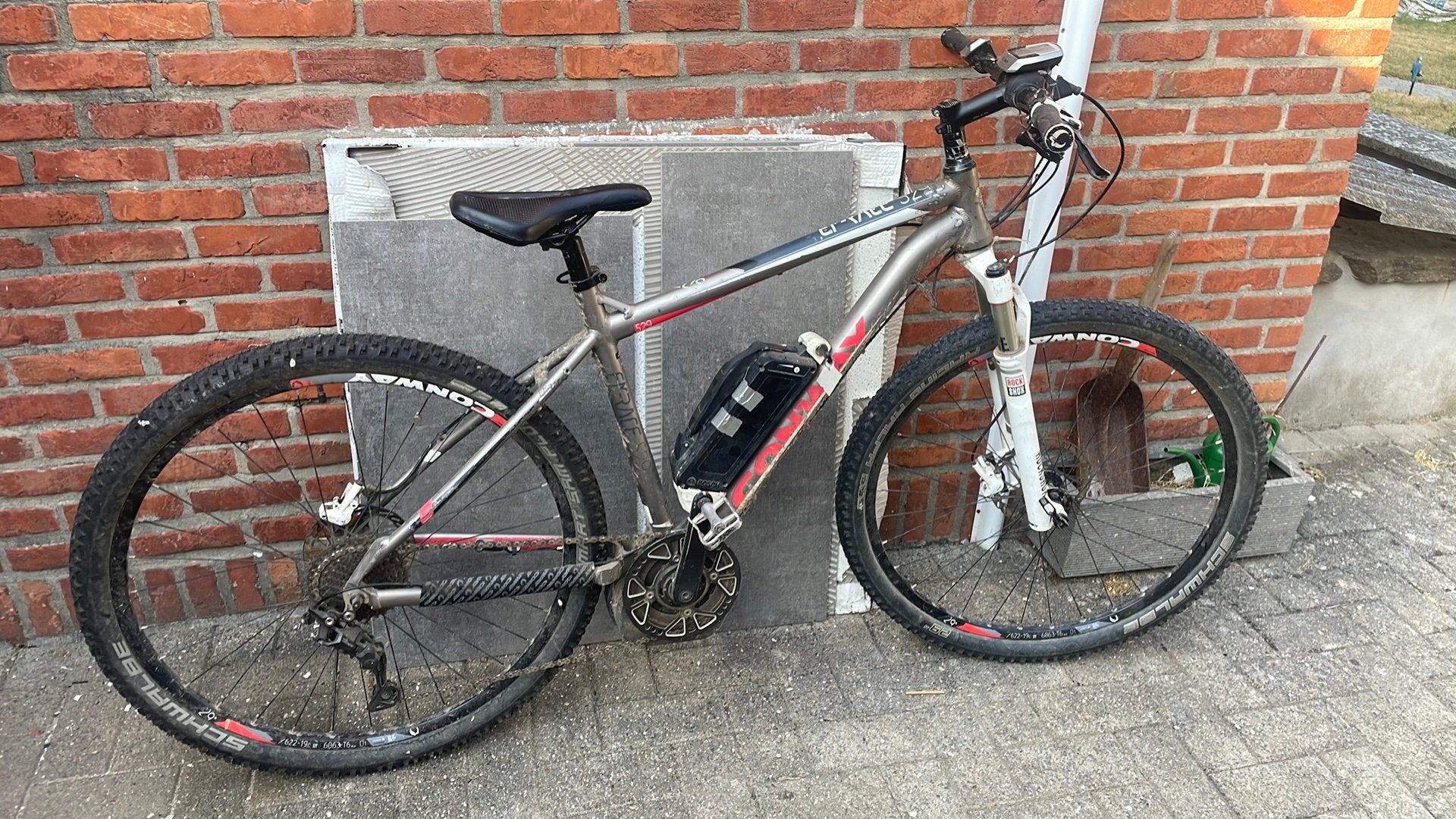 Velo electrique Conway Emrace 529 pour pieces, Fietsen en Brommers, Fietsen | Heren | Sportfietsen en Toerfietsen, Gebruikt, Vering