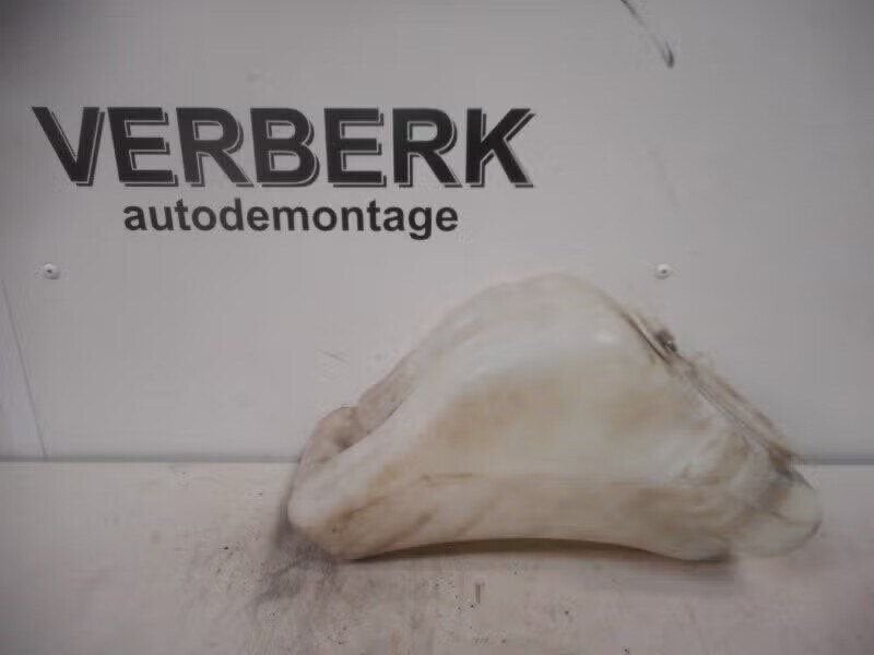 RUITENSPROEIERRESERVOIR 190 (W201) (mercedes2018690620), Mercedes-Benz AG, Enlèvement ou Envoi, Utilisé, Dialog.mb@mercedes-benz.com