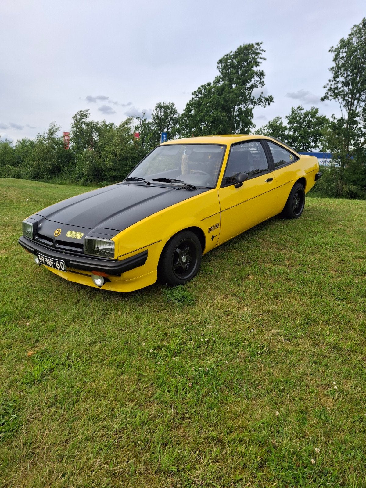 Opel Manta 2.0e met 5 bak   lpg, Auto's, 1897 cc, Geel, Particulier, Manta