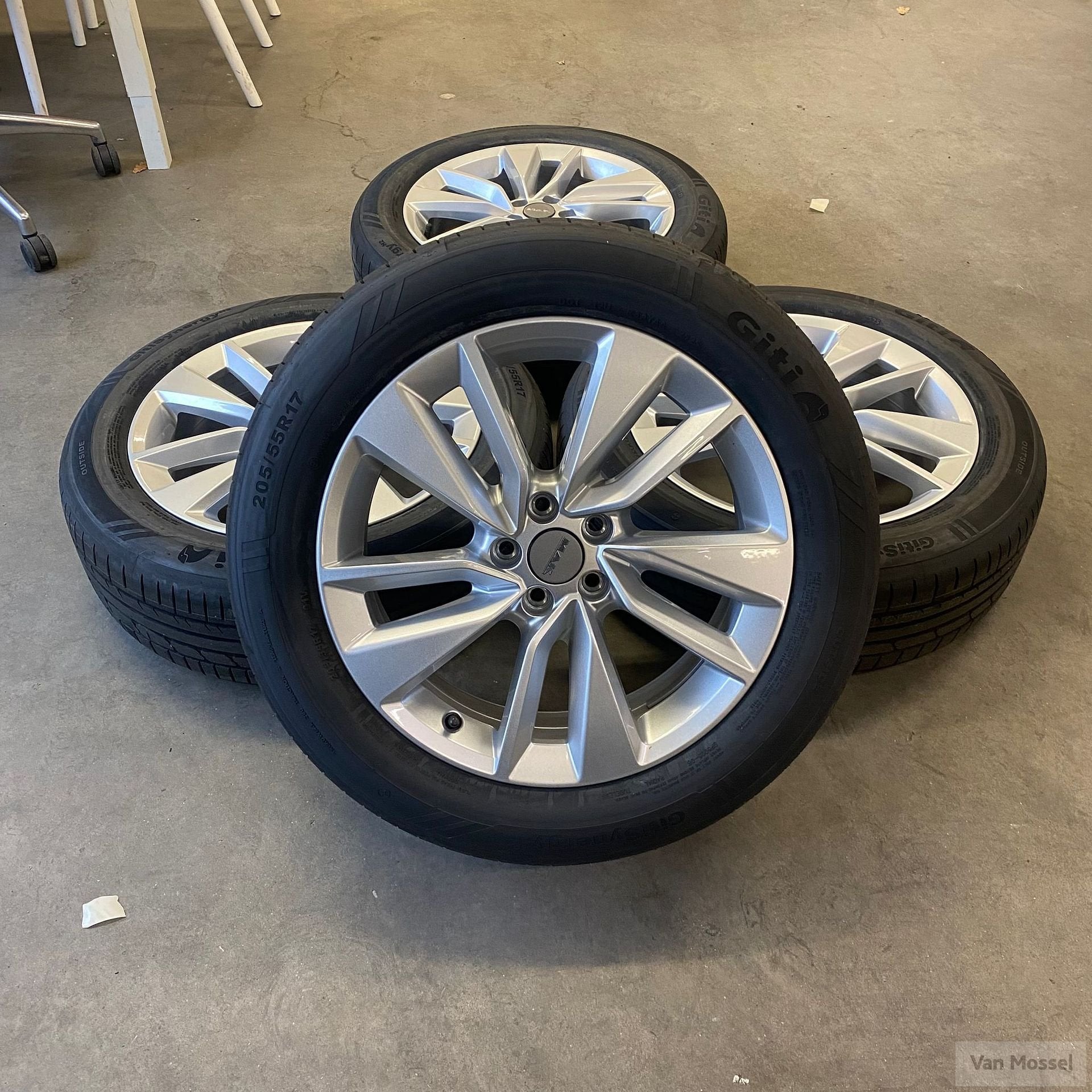 VW T-Cross Giti GitiSynergy H2 205/55/R17 91V, Auto-onderdelen, Banden en Velgen, Gebruikt, -, -, Banden en Velgen