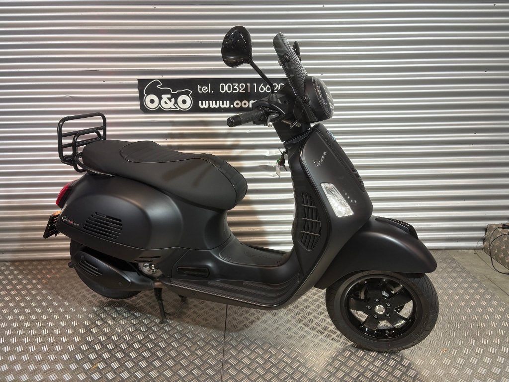 Vespa GTS300 Super Notte ABS + Garantie+GRATIS onderhoud!, Motoren, Scooter, Bedrijf, Minimaal motorrijbewijs A2, Automaat