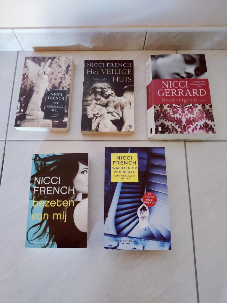 Pakket Nicci French, Ophalen of Verzenden