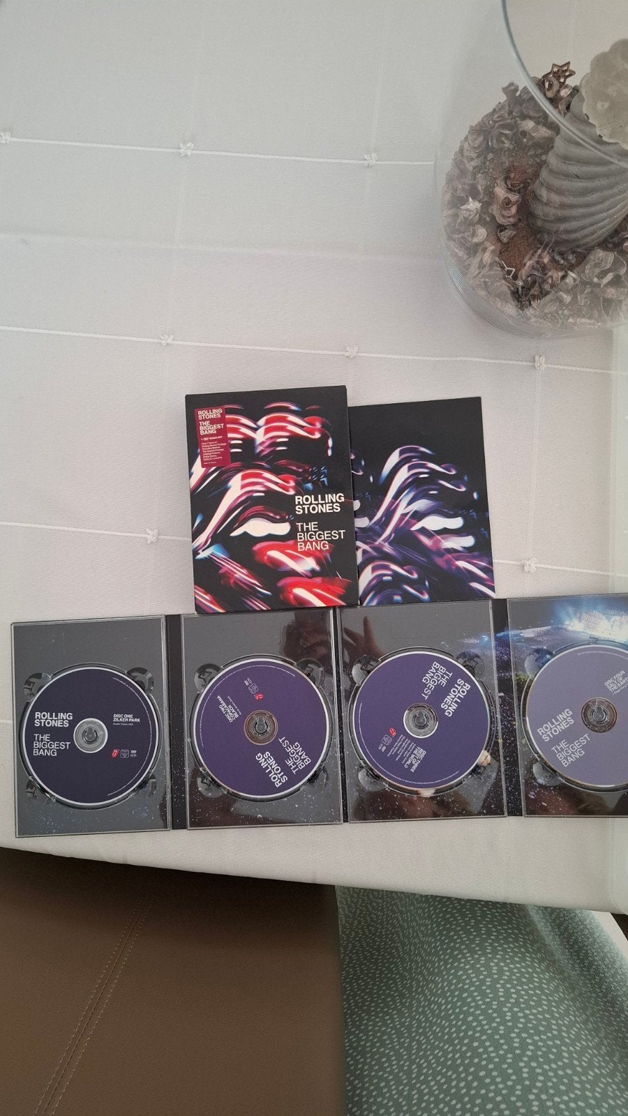 The Rolling Stones – The Biggest Bang – coffret 4 DVD, Enlèvement