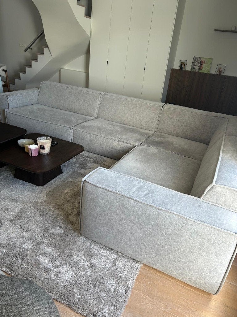 Grijze hoekzetel met poef, Ophalen, Zo goed als nieuw, Stof, Moderne, comfortabele hoekzetel in neutrale lichtgrijze kleur