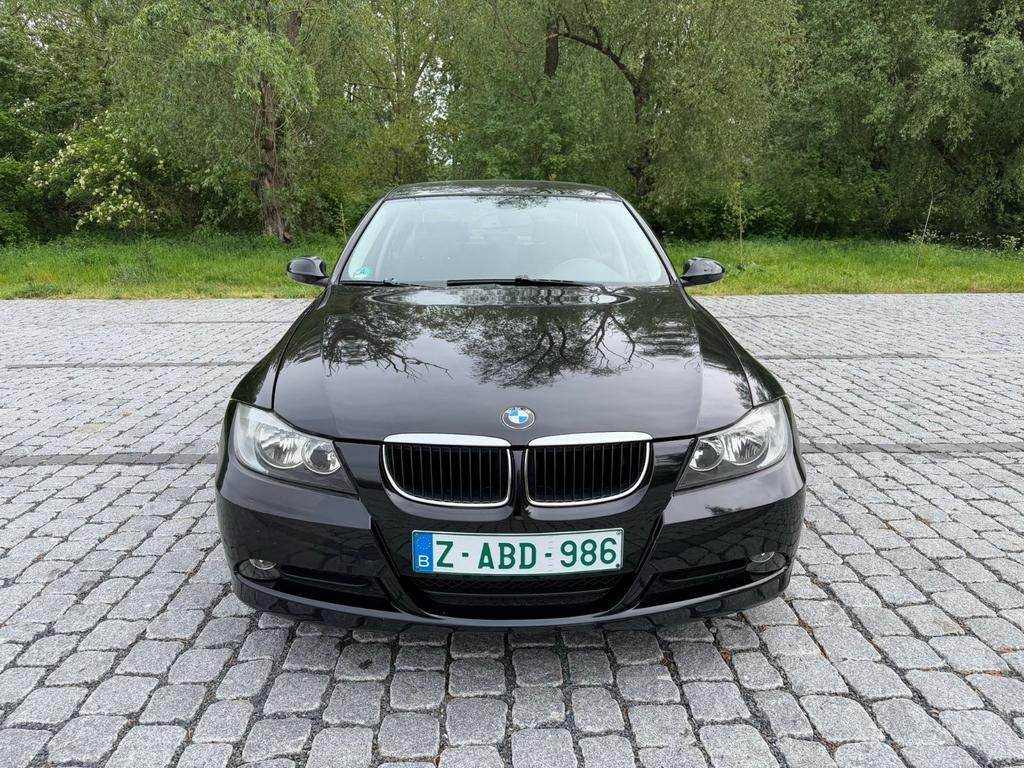 BMW 318I E90 BENZINE 153.000KM 9/2007 TOP STAAT BLANCO GEKEU, Auto's, BMW, 4 cilinders, Zwart, 5 deurs, Dealer onderhouden