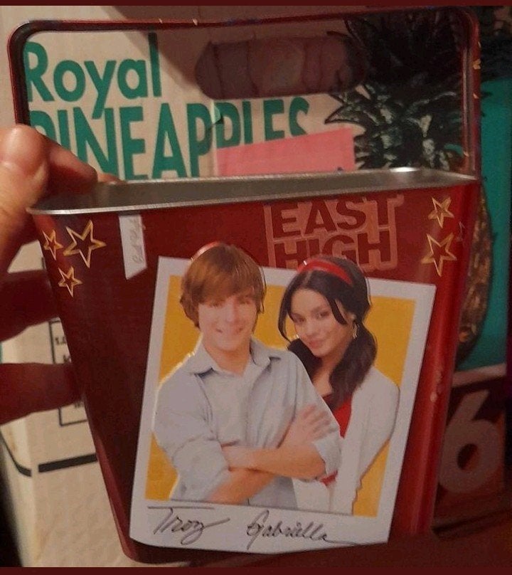 Blikken emmertje van high school musical 

In goede staat, Enlèvement ou Envoi, Comme neuf