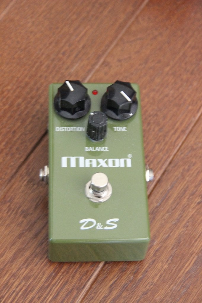 Pédale d'effets Maxon D&S Distortion/Sustainer, Musique & Instruments, Enlèvement ou Envoi, Neuf
