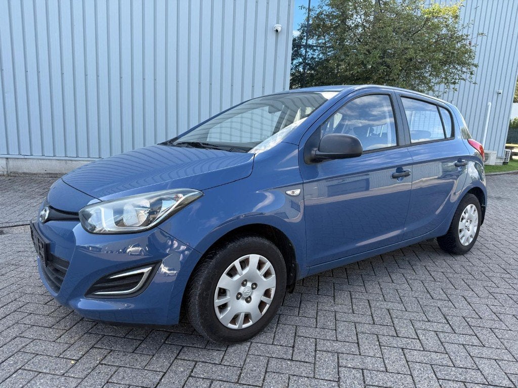 Hyundai i20 1.2 essence année 2015 115000 km bon état, Autos, Hyundai, Euro 5, Achat, Entreprise, Boîte manuelle