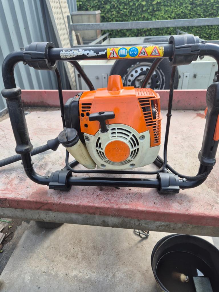 tarière Stihl BT 121, Jardin & Terrasse, Outils à main, Comme neuf, Tarière, Enlèvement