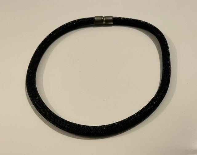 Zwarte blinkende halsketting, Ophalen of Verzenden, Nieuw, Zwart