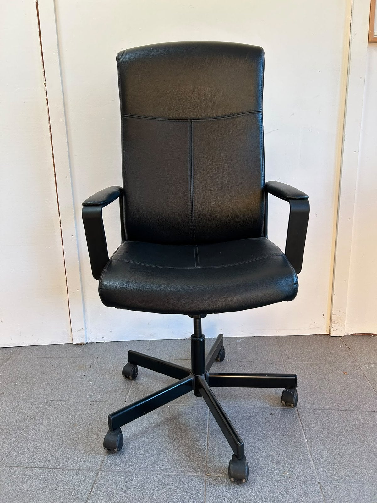 Fauteuil de bureau en cuir noir, Enlèvement, Comme neuf, Noir, Chaise de bureau