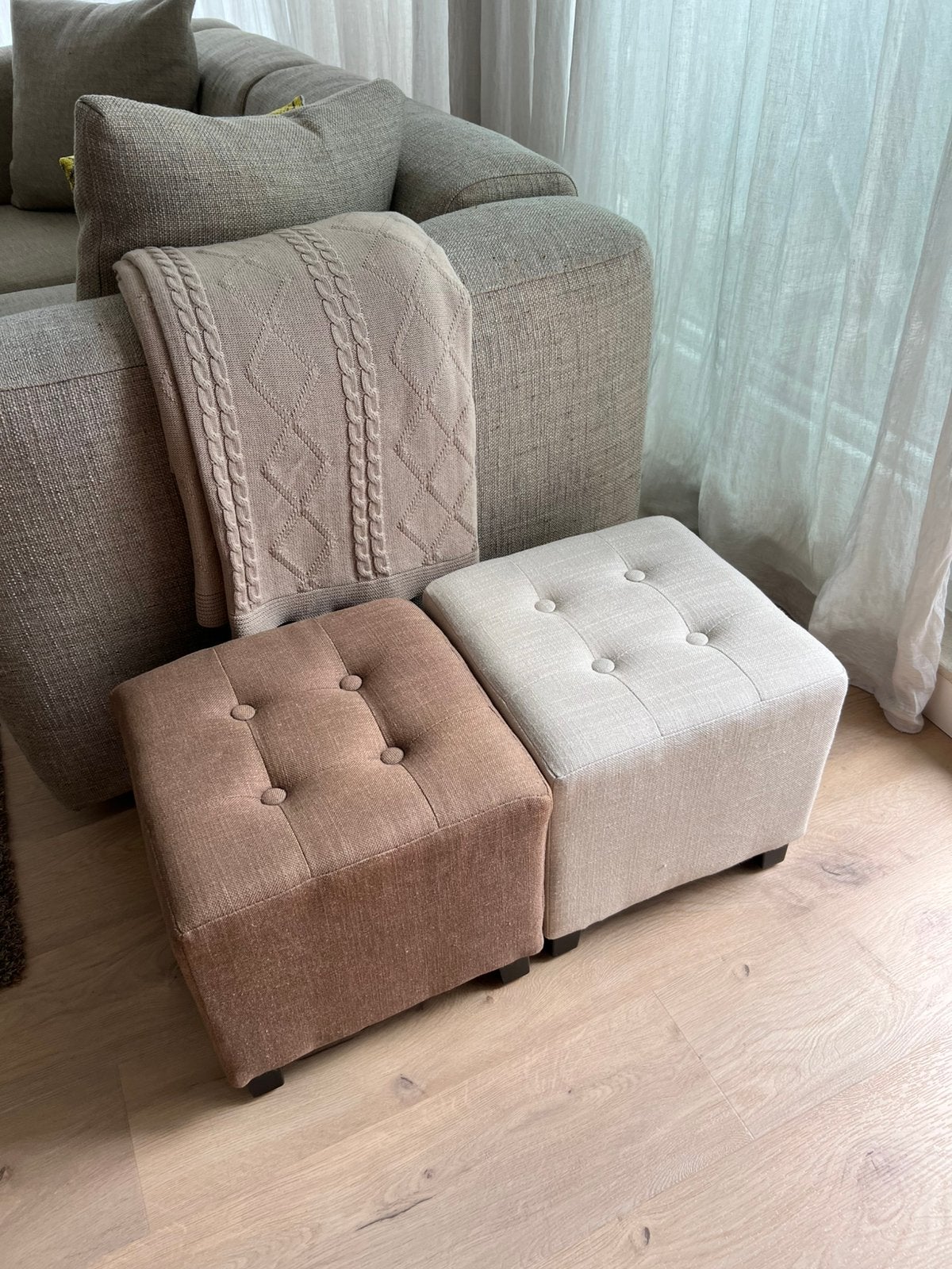 2 poufs, Ophalen, Gebruikt, Stof