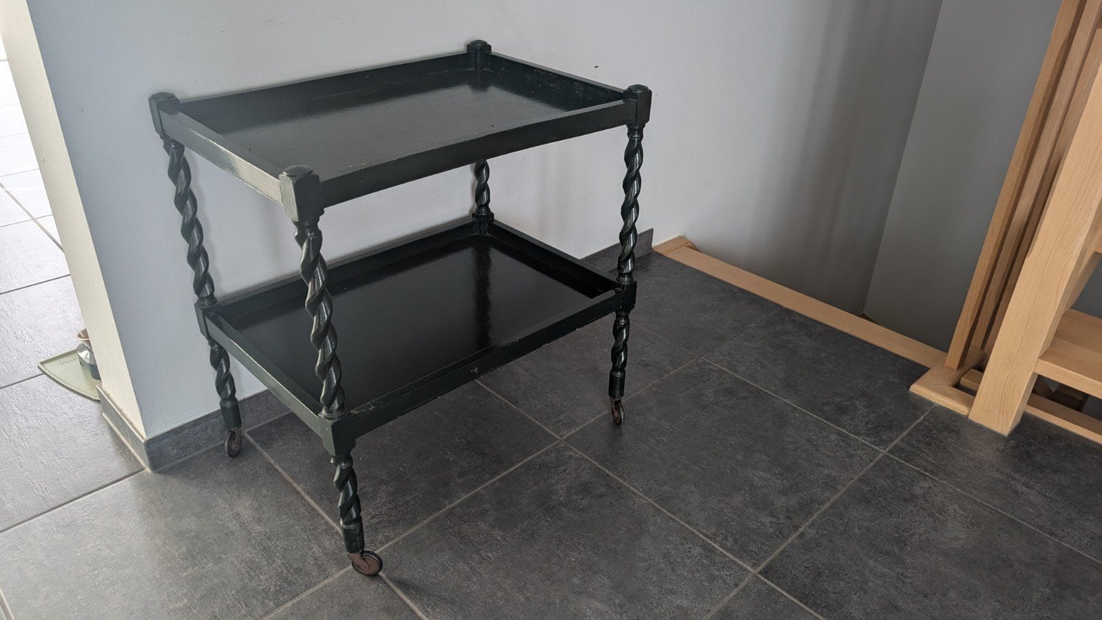 Table sur roues 65*45cm à donner, Enlèvement