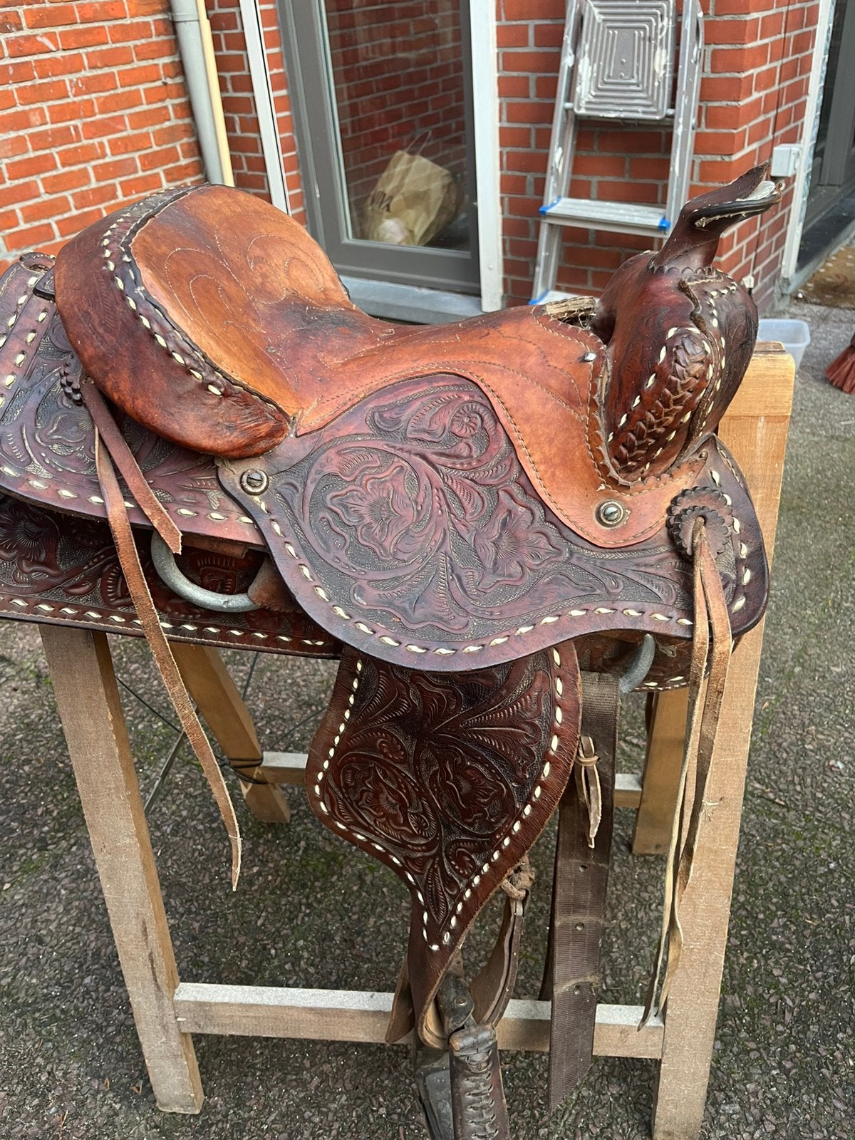Ponyzadel, Dieren en Toebehoren