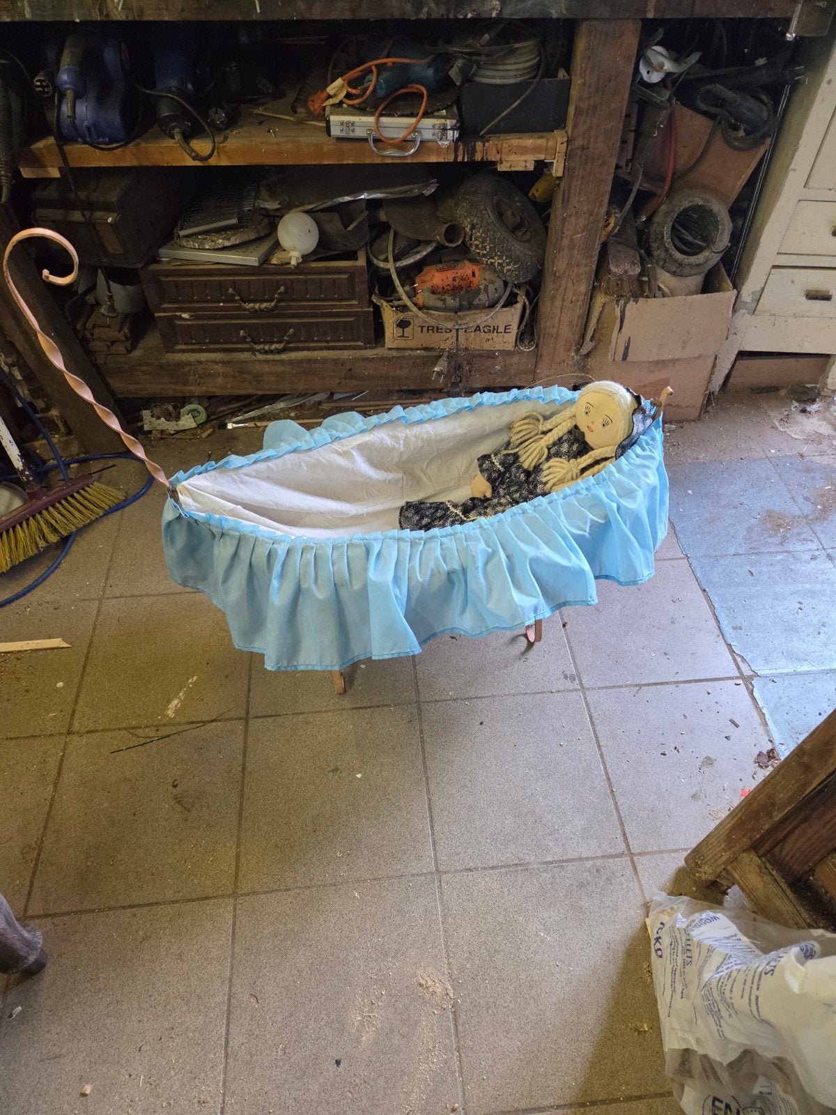 poppen wieg met oude vottenpop, Ophalen of Verzenden, Wieg