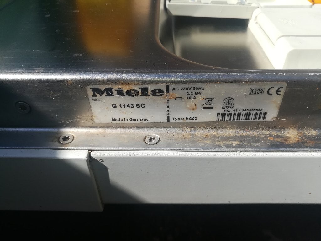 Lave vaisselles miele, Enlèvement, Utilisé, À Poser