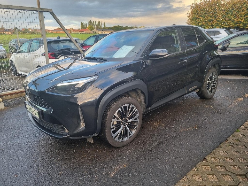 TOYOTA YARIS CROSS HYBRIDE, 1495 cc, Leder en Stof, Zwart, 5 zetels