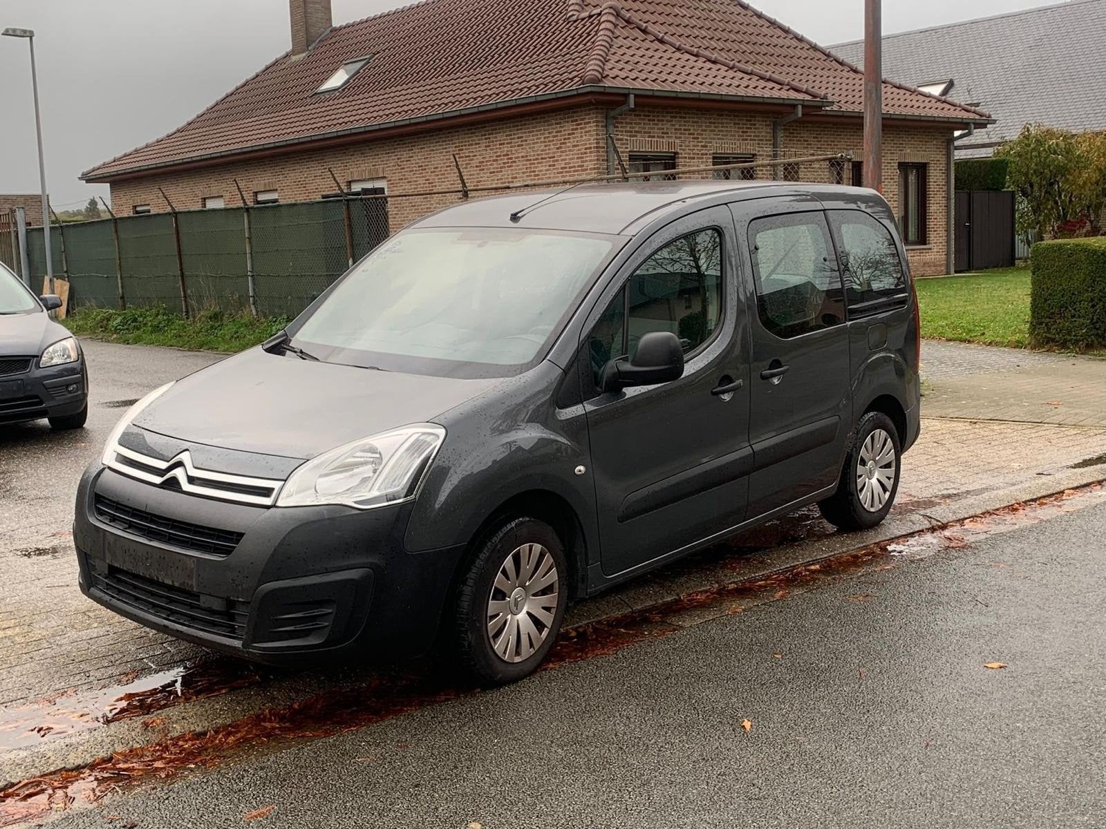Citroën Berlingo 1.6 hdi Euro6 airco
2016, Elektrische ramen, Euro 6, 1600 cc, Berlingo