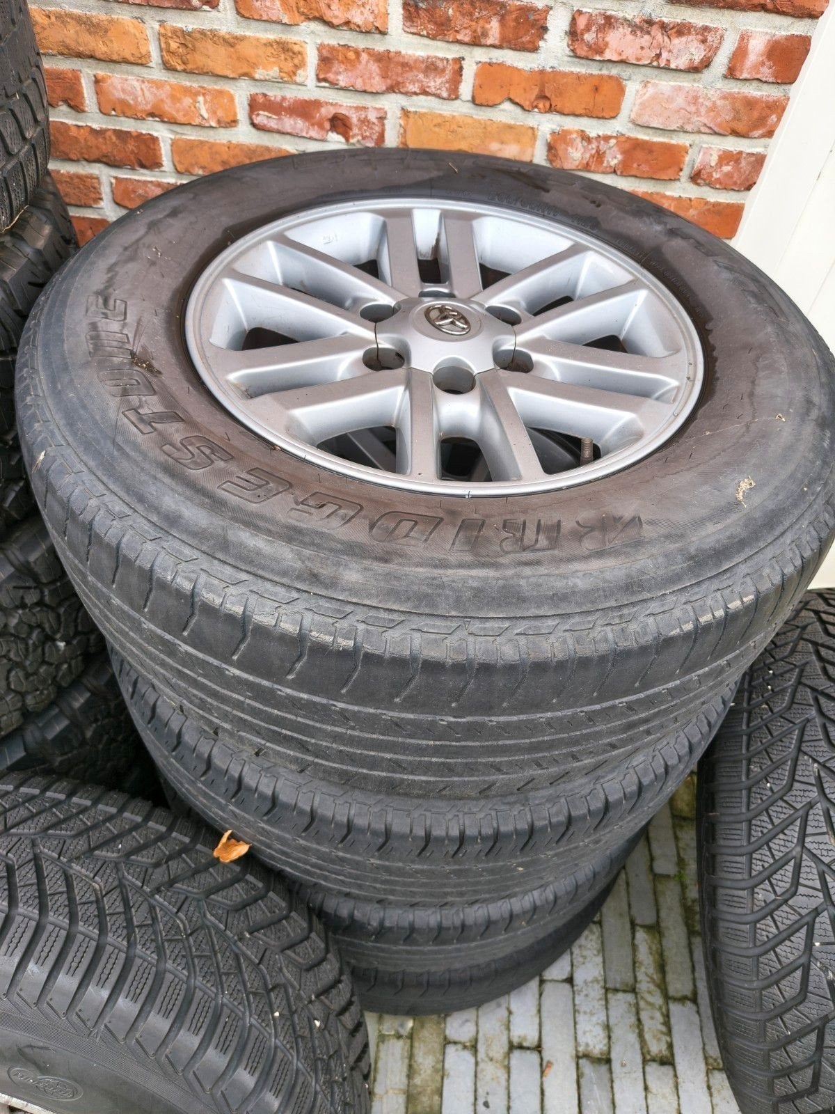 Hilux velgen 17" banden Bridgestone Dueler H/T  265/65R17, Auto-onderdelen, Ophalen