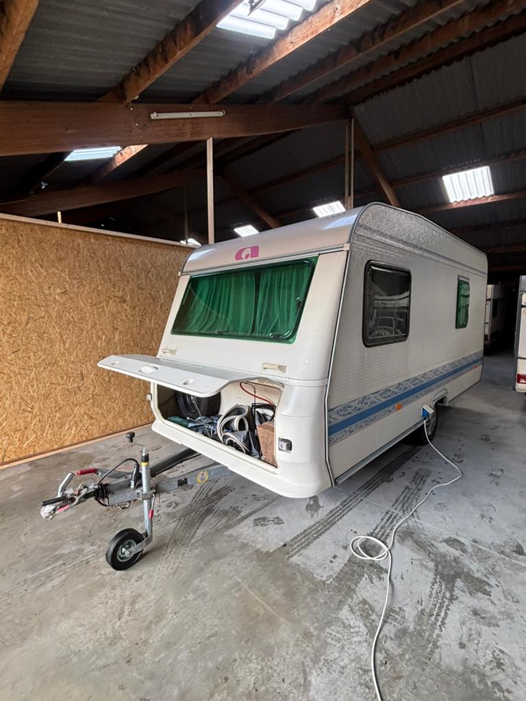 Leuke Adria unica met kinderkamer stapelbed!, Dwarsbed, Treinzit, 750 - 1000 kg, Adria