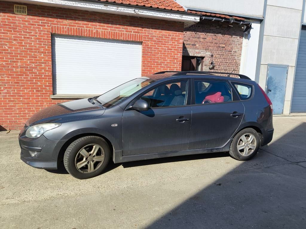 Fijne Hyundai i30 cw Break, Autos, Hyundai, USB, Achat, Boîte manuelle, Noir