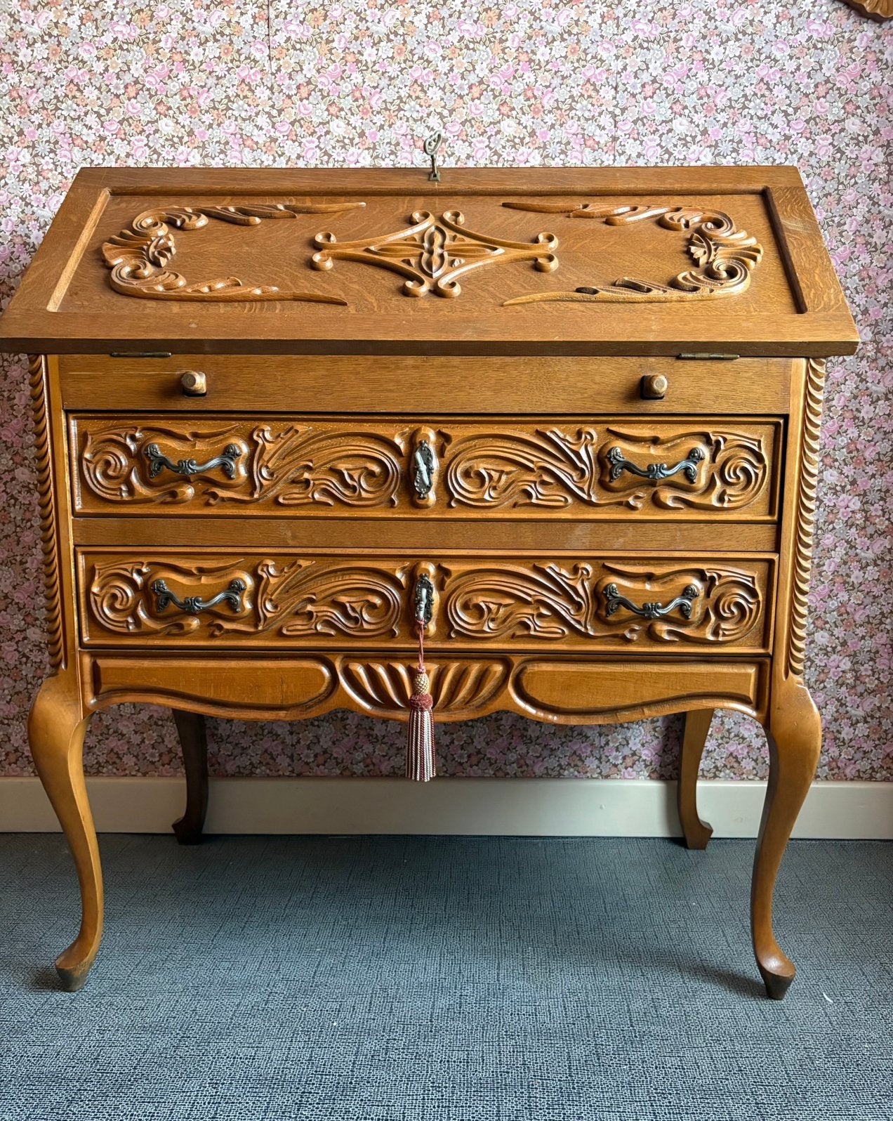 Secretaire met houtsnijwerk klassiek/Frans, Ophalen, Nieuw