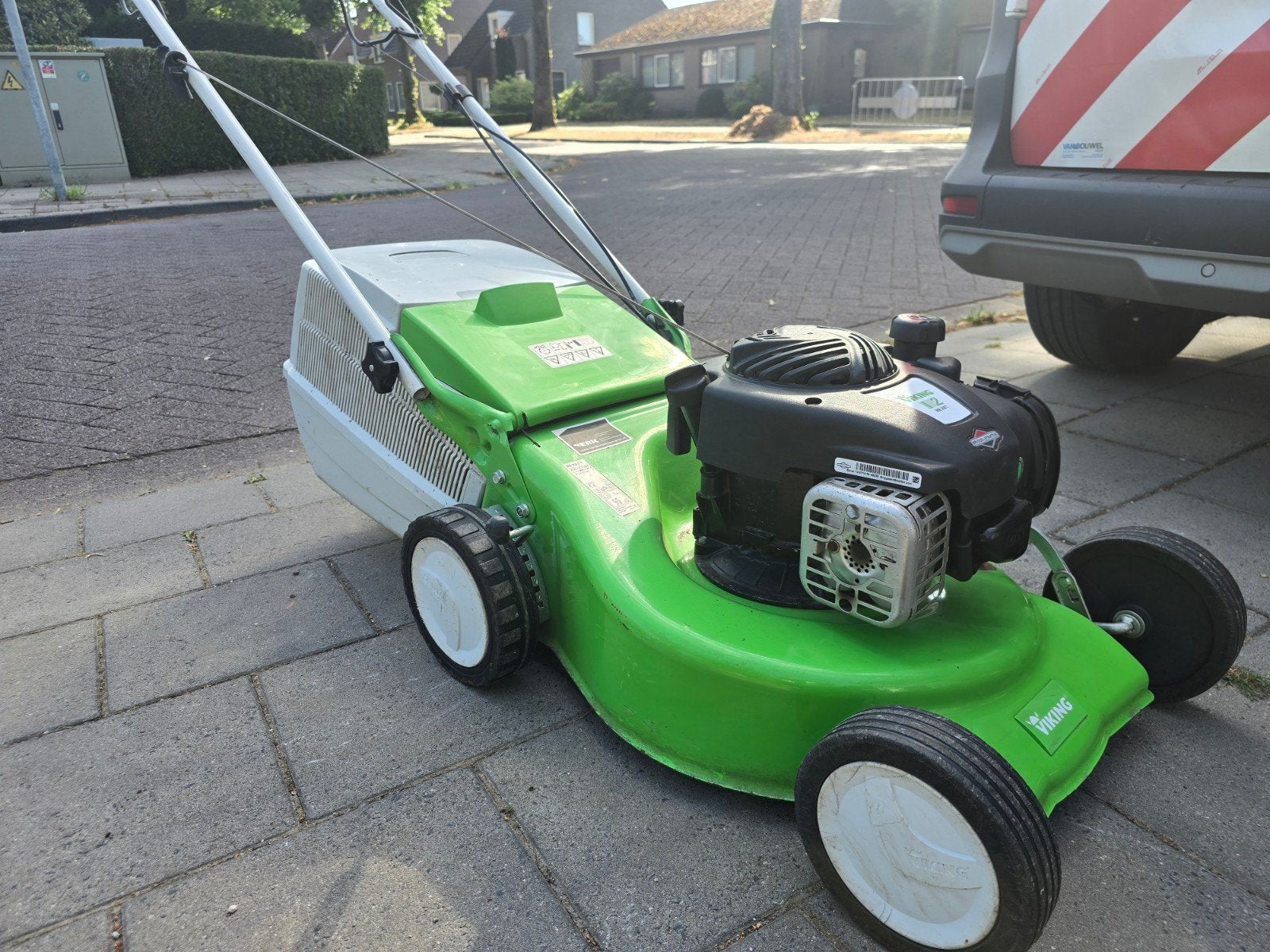 viking grasmaaier benzine, Tuin en Terras, Grasmaaiers, Ophalen, Zo goed als nieuw, Viking / Stihl, Opvangbak