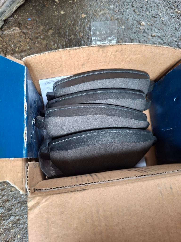 Nieuwe remblokken Nissan micra 2, renault clio 3, Ophalen, Nieuw, Renault