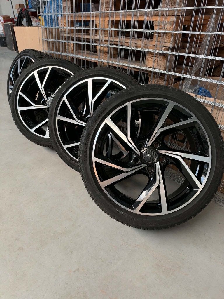 winterbanden voor Toyota Corolla hatchback GR, Auto-onderdelen, Ophalen, 18 inch, Gebruikt, Banden en Velgen