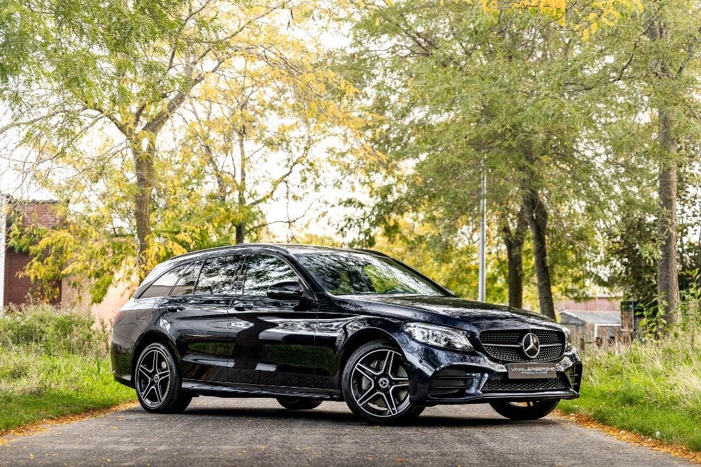 Mercedes C300de AMG Break * Pano * Burmester * Multibeam, Autos, Cuir, Entreprise, Entretenue par le concessionnaire, 5 portes