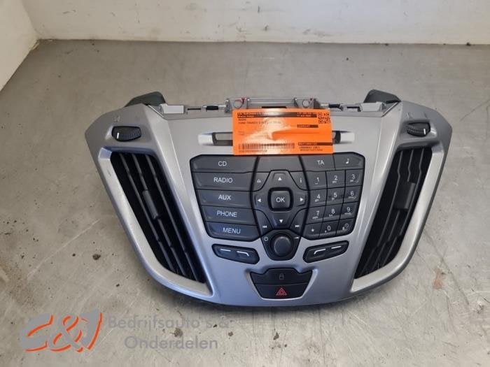 Radio van een Ford Transit Custom, Gebruikt, -, -, Ophalen of Verzenden