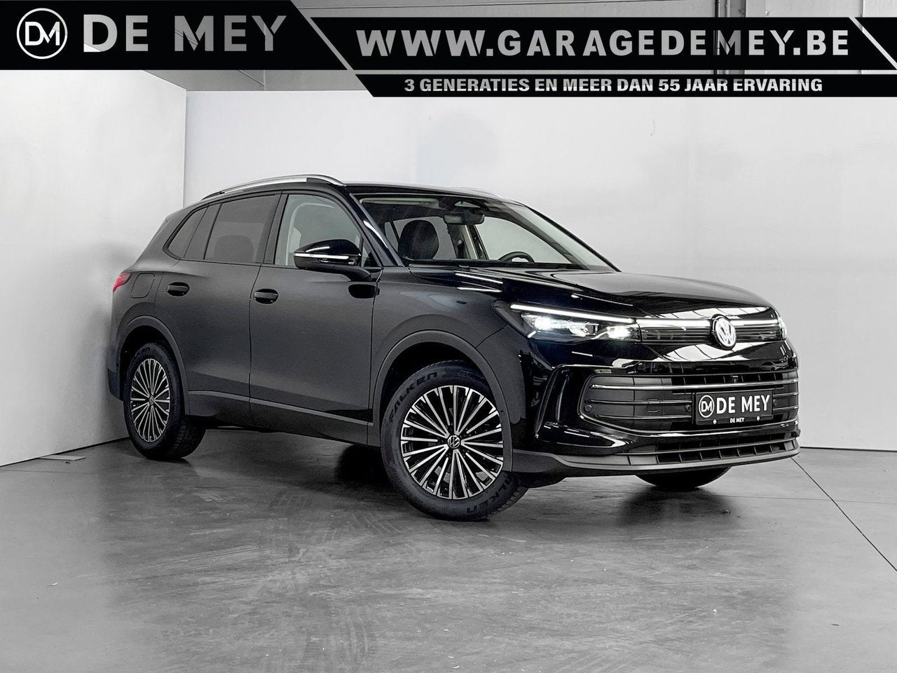 Volkswagen Tiguan 1.5 TSI DSG / Trekhaak / 360Â° Cam / Carpl, Auto's, Automaat, Zwart, Bedrijf, Adaptive Cruise Control