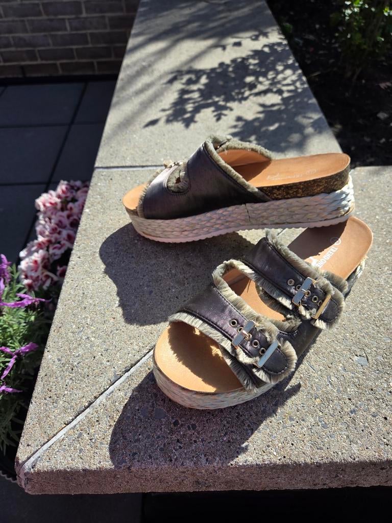Leuke kakhi plateauslippers Trend one maat 41, Kleding | Dames, Ophalen, Espadrilles, Nieuw, Trend One