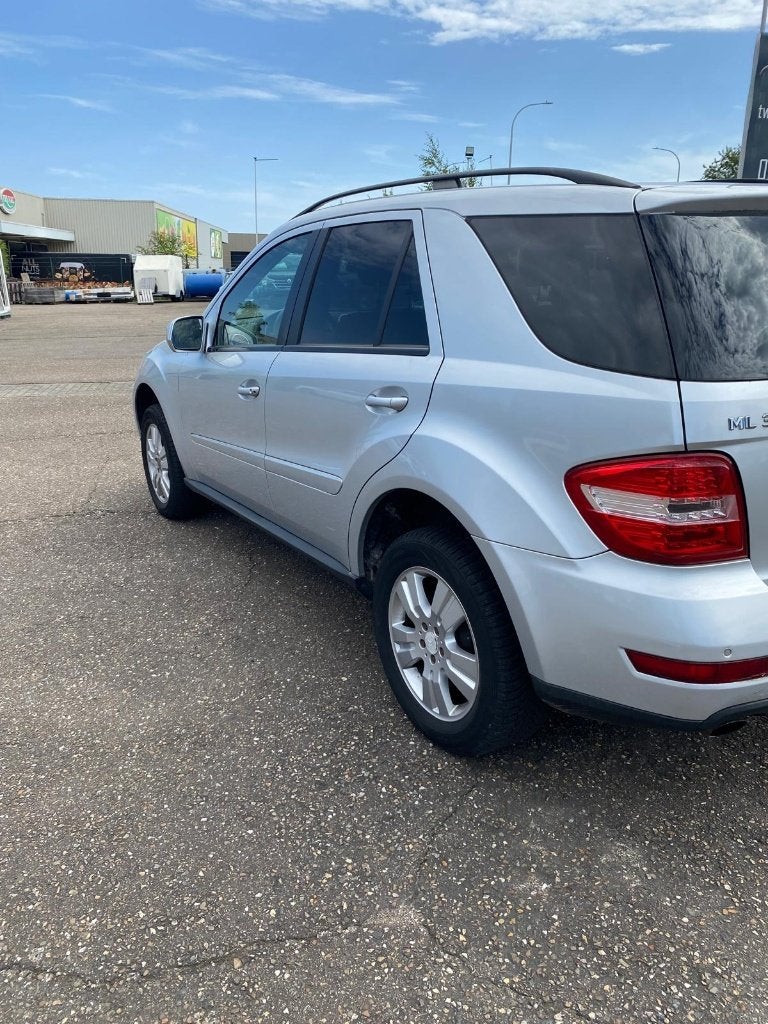 Mercedes ML, Autos, Cuir, Achat, Noir, 5 portes