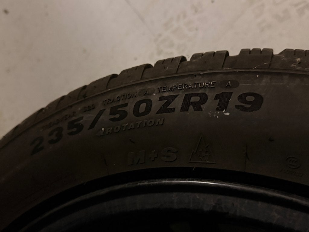 À vendre : 4 pneus Michelin – 235/50 R19, 4 Saisons, Pneu(s), 19 pouces, Enlèvement