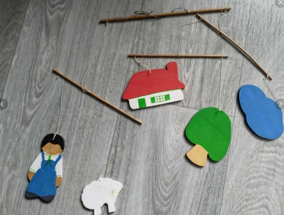Houten vintage mobiel, Kinderen en Baby's, Ophalen of Verzenden, Gebruikt, Mobiel