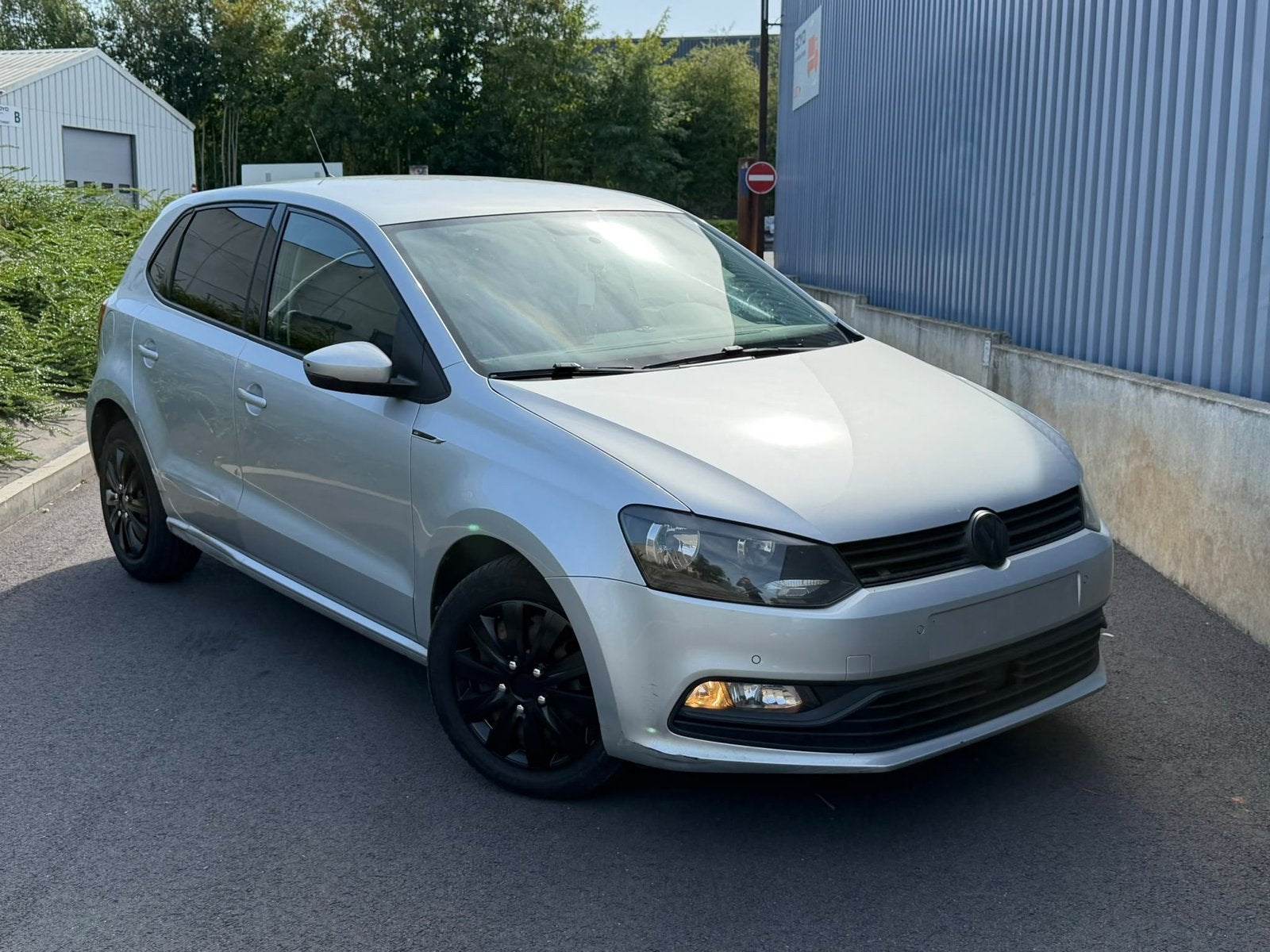 Volkswagen polo 1,0essence airco gps euro6b controle ok, Autos, Achat, 998 cm³, Euro 6, Boîte manuelle